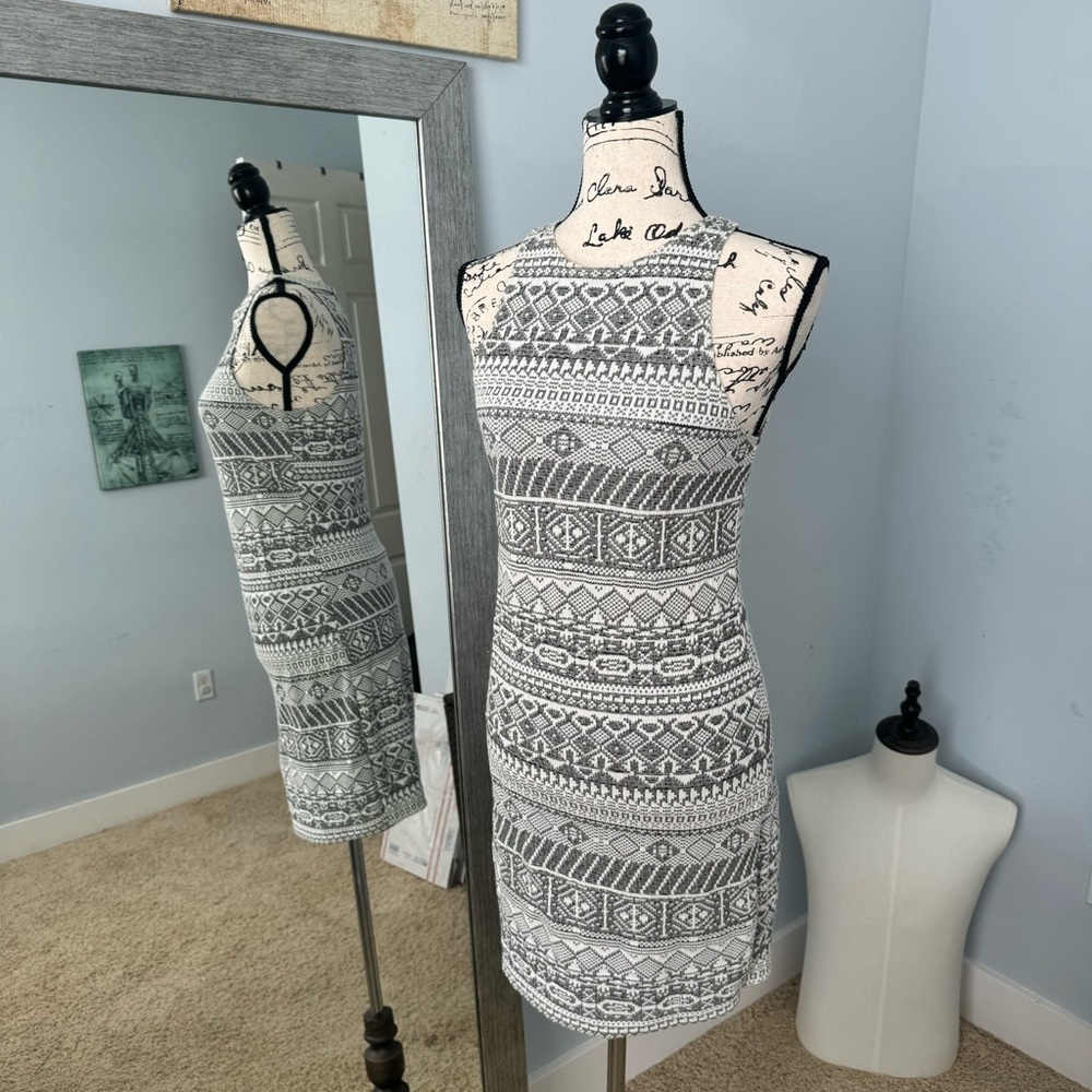 Hollister Bodycon Mini Dress Form Fitting Stretch Grey Design Women’s MEDIUM